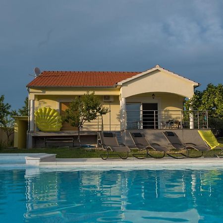 Villa Dubis House Zara Esterno foto