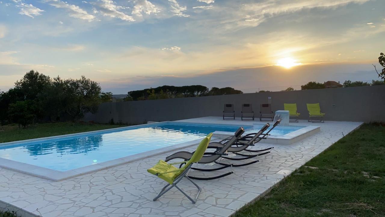 Villa Dubis House Zara Esterno foto